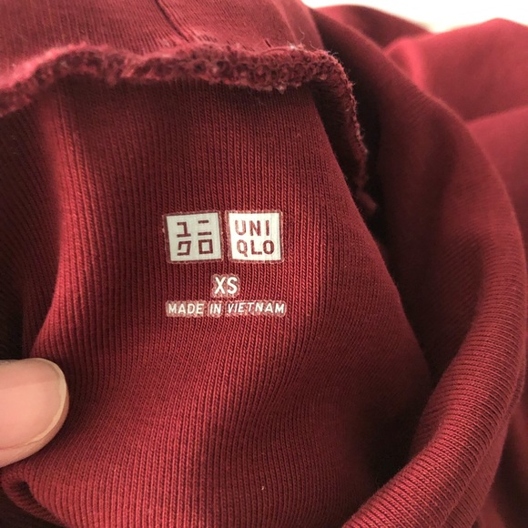 Uniqlo turtleneck. Burgundy. US XS - Picture 8 of 9